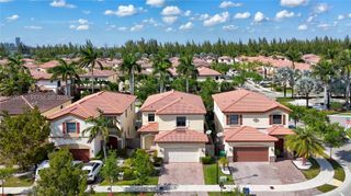 10021 NW 87th Ter, Doral, FL 33178