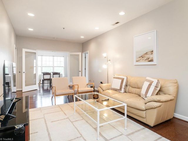 102 Campus Walk Trail 201, Elon, NC 27244