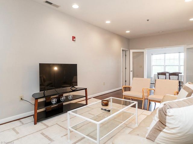 102 Campus Walk Trail 201, Elon, NC 27244