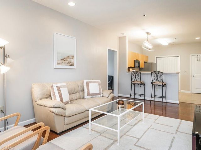 102 Campus Walk Trail 201, Elon, NC 27244