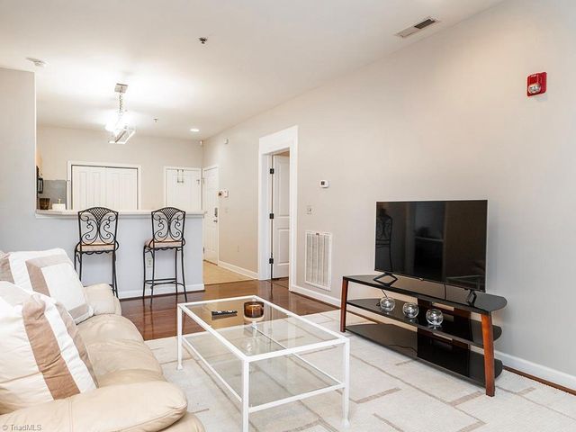 102 Campus Walk Trail 201, Elon, NC 27244