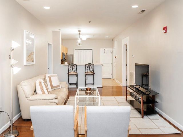 102 Campus Walk Trail 201, Elon, NC 27244
