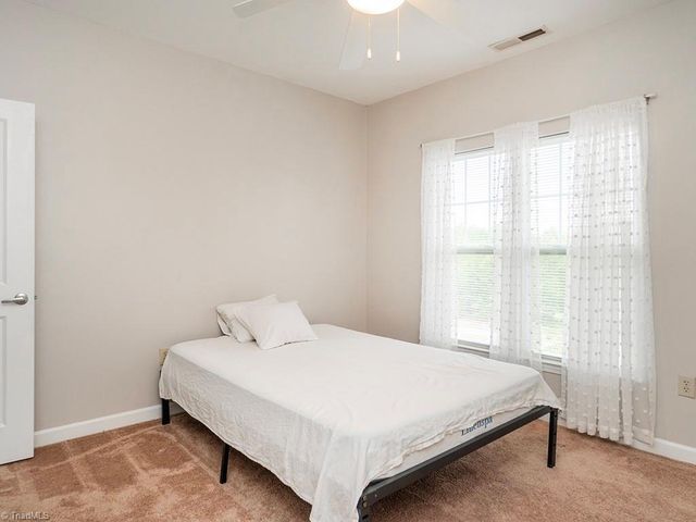 102 Campus Walk Trail 201, Elon, NC 27244