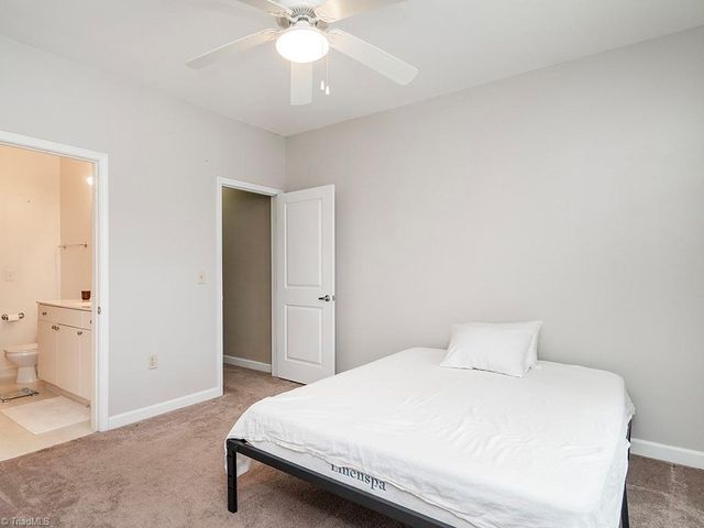 102 Campus Walk Trail 201, Elon, NC 27244