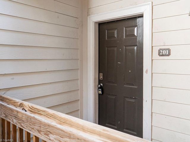 102 Campus Walk Trail 201, Elon, NC 27244