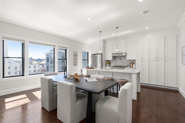 160 W Broadway PH3, Boston, MA 02127