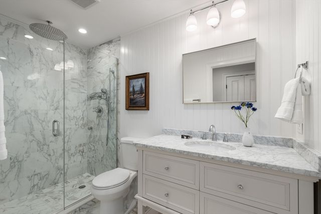 160 W Broadway PH3, Boston, MA 02127