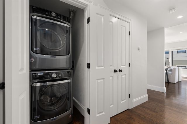 160 W Broadway PH3, Boston, MA 02127