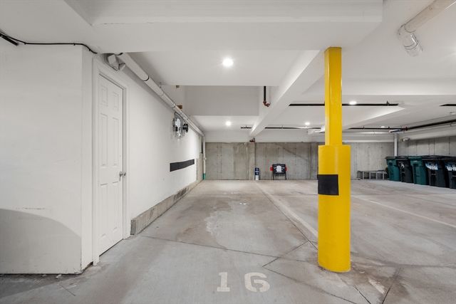 160 W Broadway PH3, Boston, MA 02127