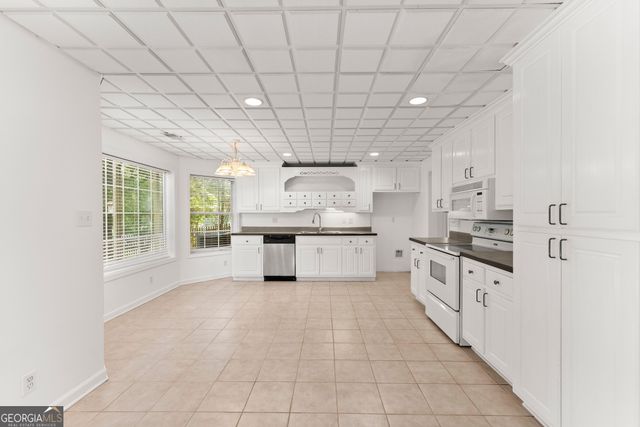 272 Indian Cove Drive, Dawsonville, GA 30534