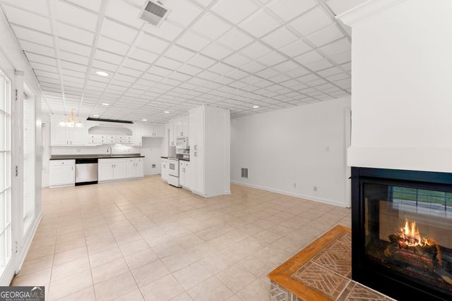 272 Indian Cove Drive, Dawsonville, GA 30534