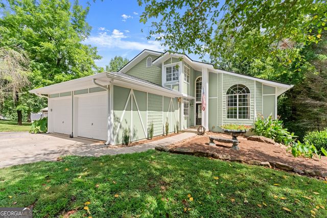 272 Indian Cove Drive, Dawsonville, GA 30534