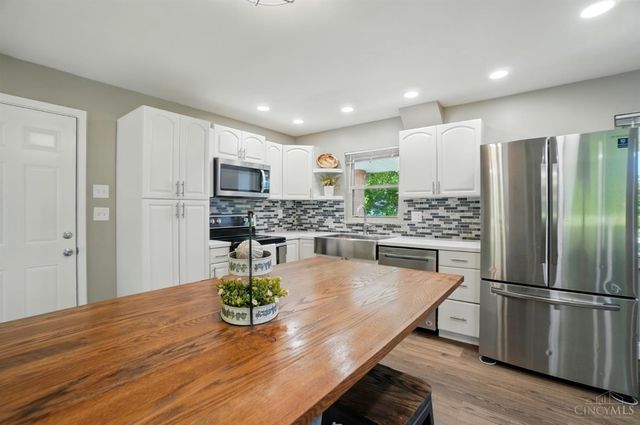 1694 Drake Road, Turtle Creek Twp, OH 45036