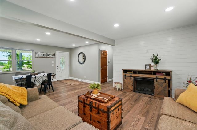 1694 Drake Road, Turtle Creek Twp, OH 45036