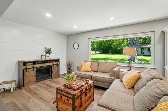 1694 Drake Road, Turtle Creek Twp, OH 45036