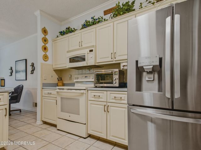 3 Starfish Court, Bayville, NJ 08721