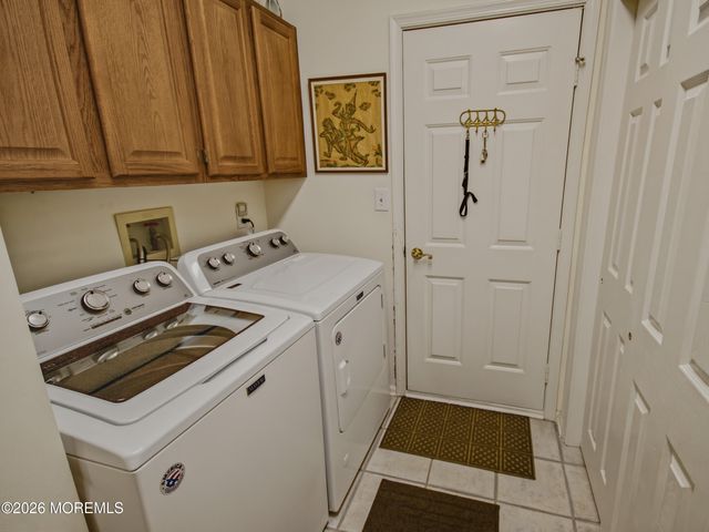 3 Starfish Court, Bayville, NJ 08721