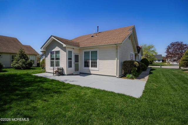 3 Starfish Court, Bayville, NJ 08721