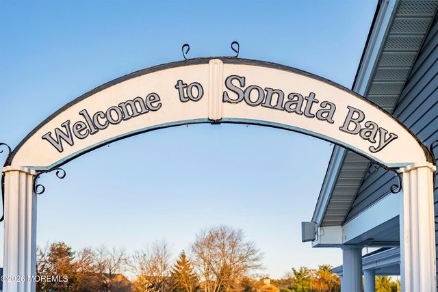 3 Starfish Court, Bayville, NJ 08721