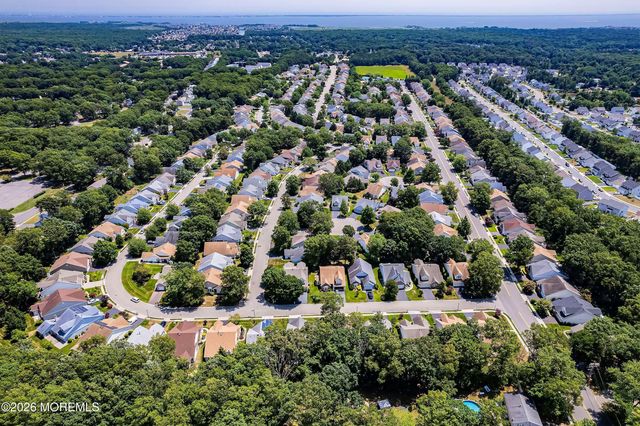 3 Starfish Court, Bayville, NJ 08721