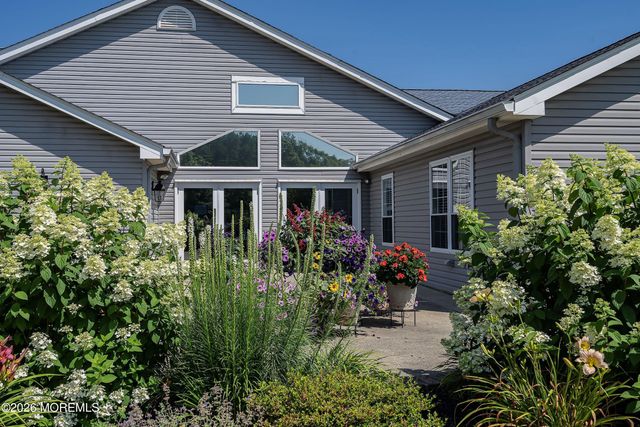 3 Starfish Court, Bayville, NJ 08721