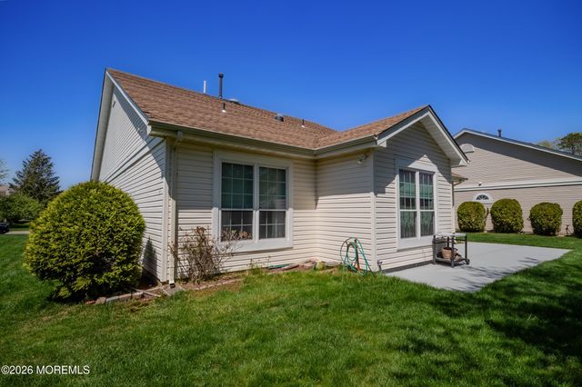 3 Starfish Court, Bayville, NJ 08721