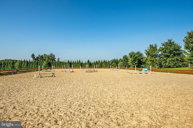 301 HIGH POINT RD, Cochranville, PA 19330