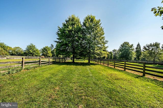 301 HIGH POINT RD, Cochranville, PA 19330