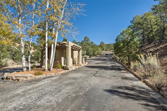 1164 S Summit Drive, Lot 15, Santa Fe, NM 87501