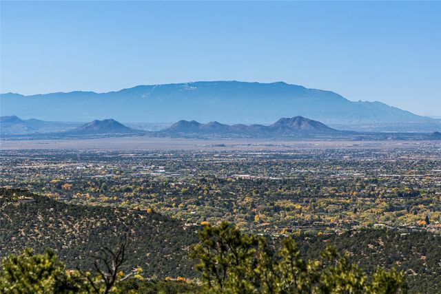 1164 S Summit Drive, Lot 15, Santa Fe, NM 87501