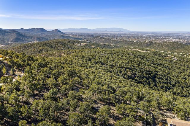 1164 S Summit Drive, Lot 15, Santa Fe, NM 87501
