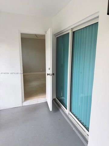 100 Lakeview Drive 115, Weston, FL 33326