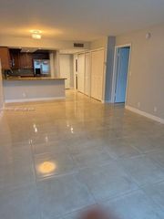 100 Lakeview Drive 115, Weston, FL 33326