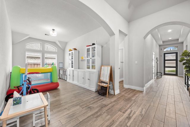 8136 Tyrell Heights Drive, Magnolia, TX 77354