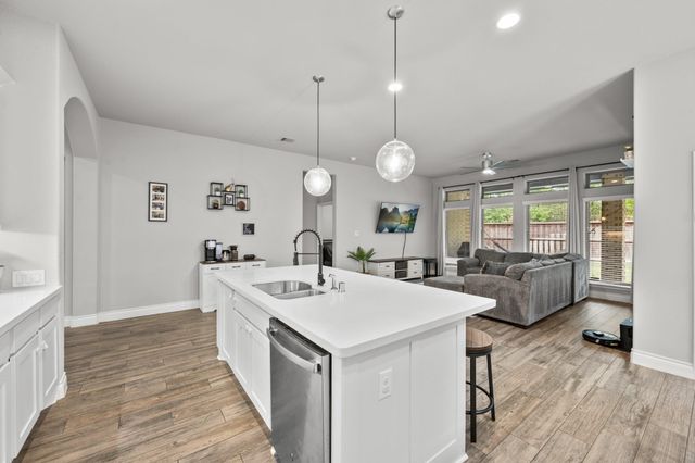 8136 Tyrell Heights Drive, Magnolia, TX 77354