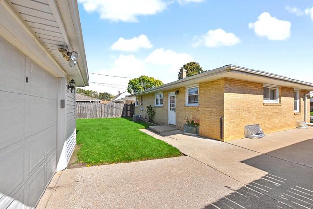 3642 Charles STREET, Racine, WI 53402