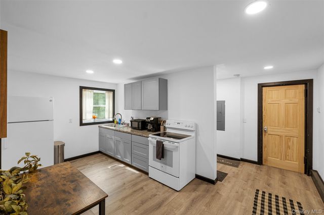 2 May Place, Glen Spey, NY 12737