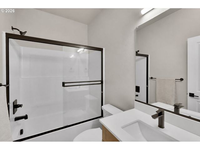 8864 Sw Serenity Ter, Beaverton, OR 97007