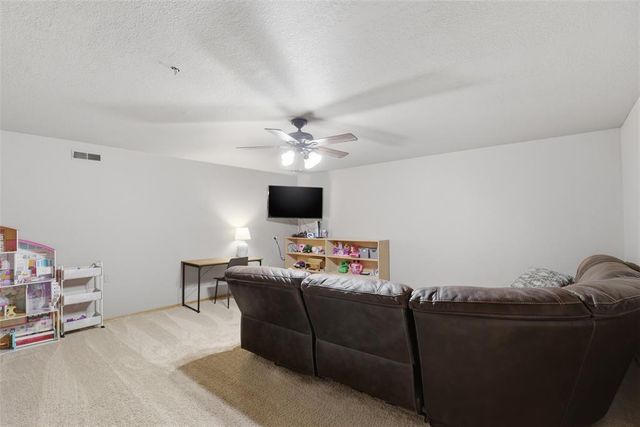 19141 Cottonwood Acres, Kingfisher, OK 73750