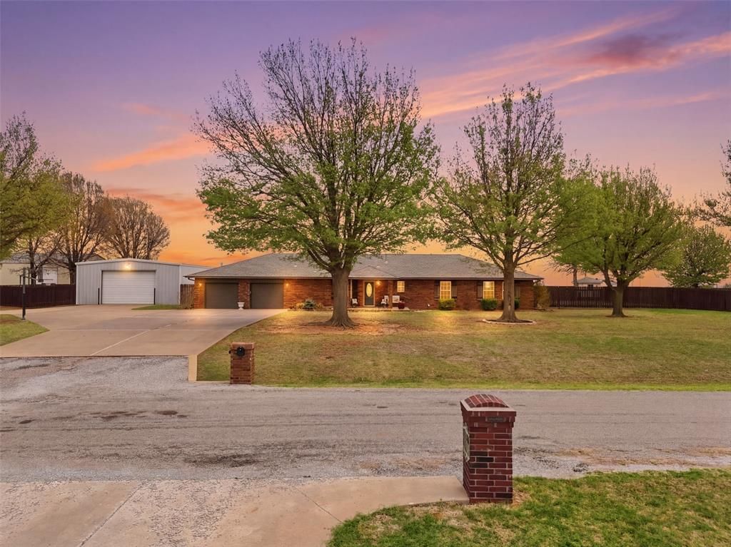 19141 Cottonwood Acres, Kingfisher, OK 73750