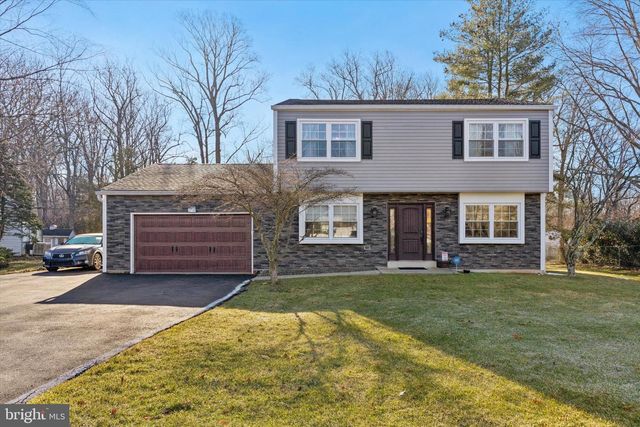 1126 PLOWSHARE RD, Blue Bell, PA 19422