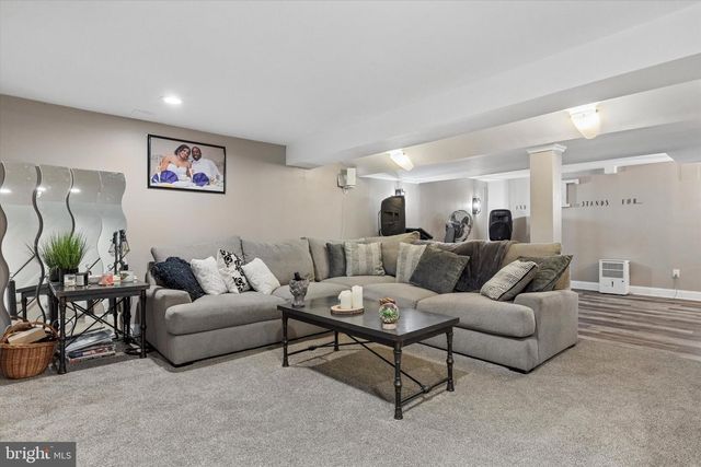 1126 PLOWSHARE RD, Blue Bell, PA 19422