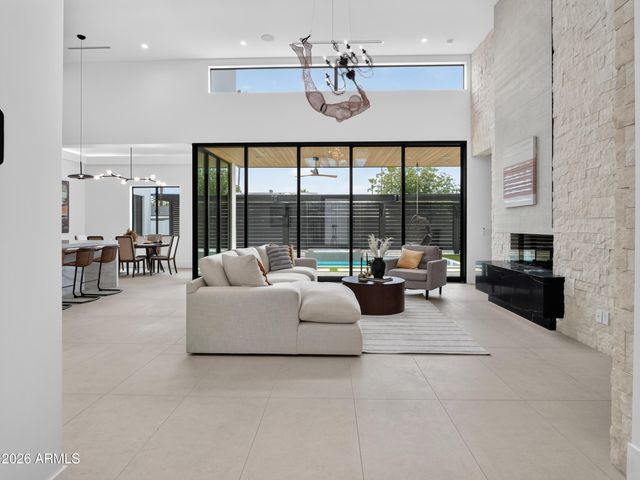 8501 E MALCOMB Drive, Scottsdale, AZ 85250