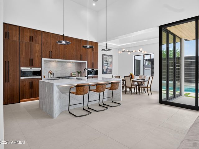 8501 E MALCOMB Drive, Scottsdale, AZ 85250