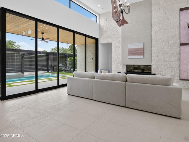 8501 E MALCOMB Drive, Scottsdale, AZ 85250