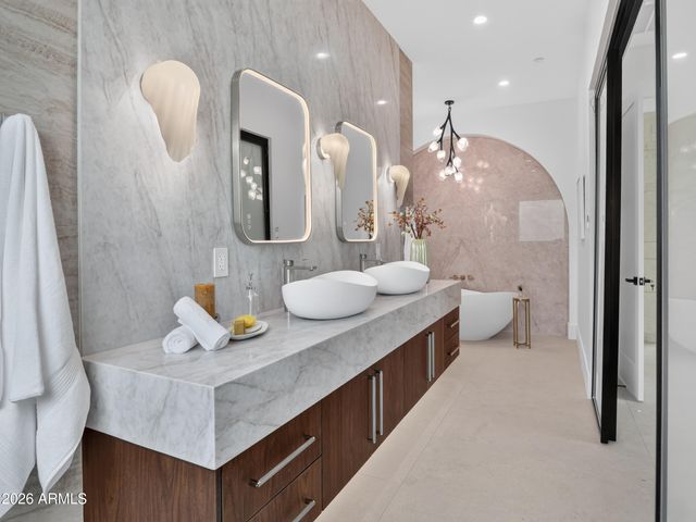 8501 E MALCOMB Drive, Scottsdale, AZ 85250