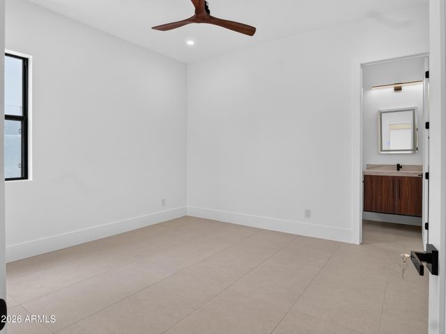 8501 E MALCOMB Drive, Scottsdale, AZ 85250