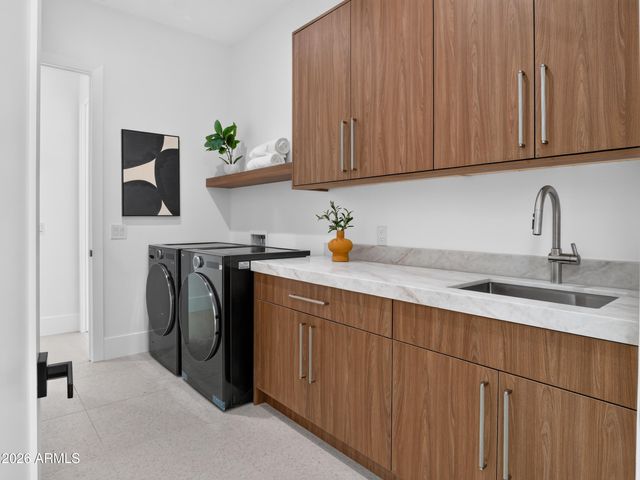 8501 E MALCOMB Drive, Scottsdale, AZ 85250