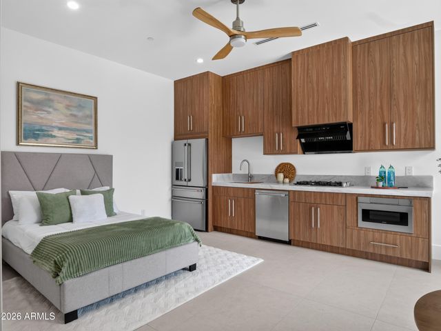 8501 E MALCOMB Drive, Scottsdale, AZ 85250