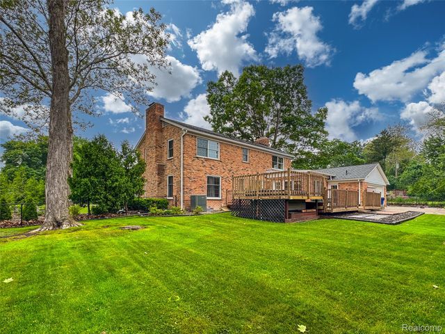 100 Overhill Road, Bloomfield Hills, MI 48301